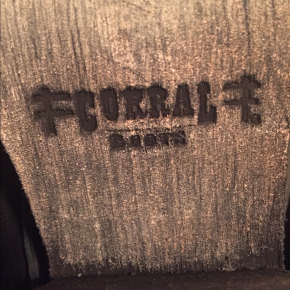 Corral Black Studded Booties size 6 - Picture 3 of 3