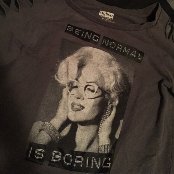 Marylin monroe cut shoulder long sleeve tee