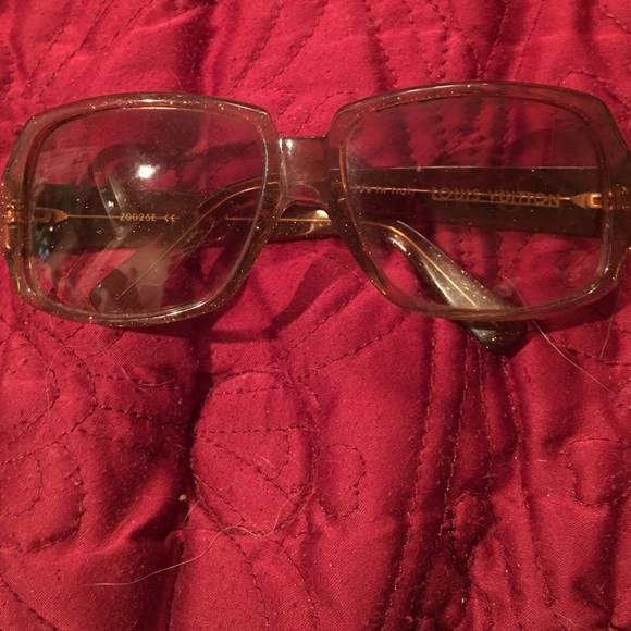 Louis Vuitton sunglasses worn once
