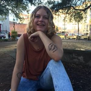 Meet your Posher, Briana