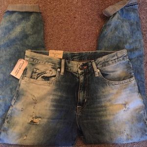 Boyfriend style distressed jeans!