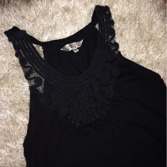 Miroa Black Tank Top