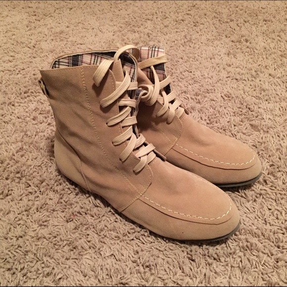 Boots - Picture 2 of 2