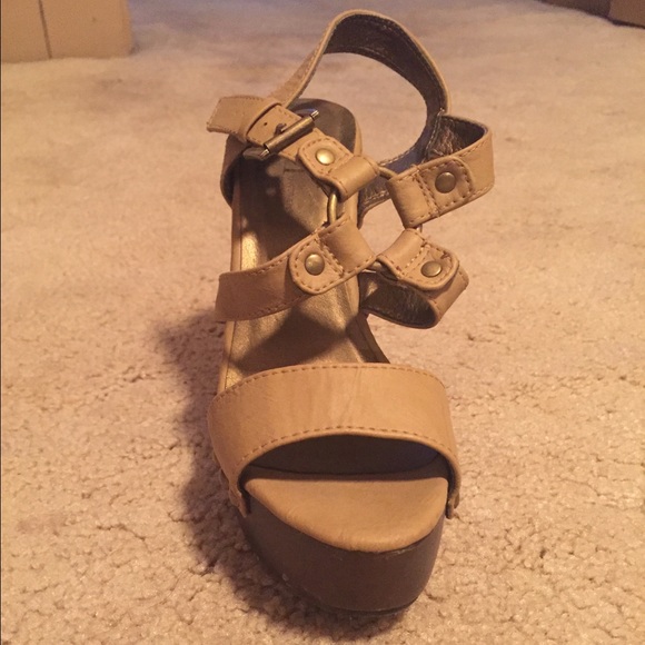 Tan & brown platform high heeled sandals - Picture 2 of 2