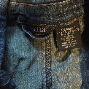 3/4 length sleeve denim jacket. Waist length