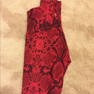 LULU LEMON, size 4, worn twice!