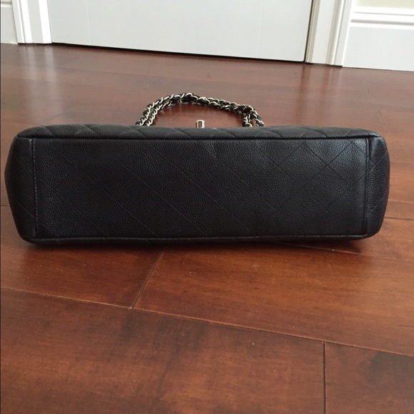 Chanel black quilted caviar single flap maxi - Picture 3 of 8