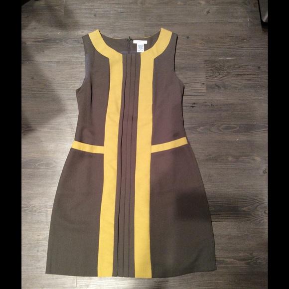 Sleeveless grey dress