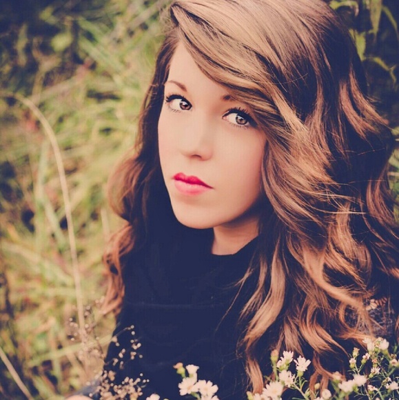 Meet your Posher, Savannah - Picture 2 of 4