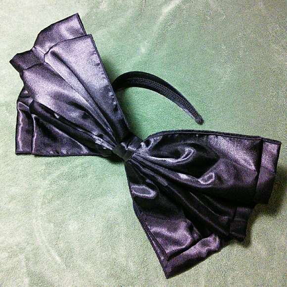 Giant 🎀 F21 black satin headband bow