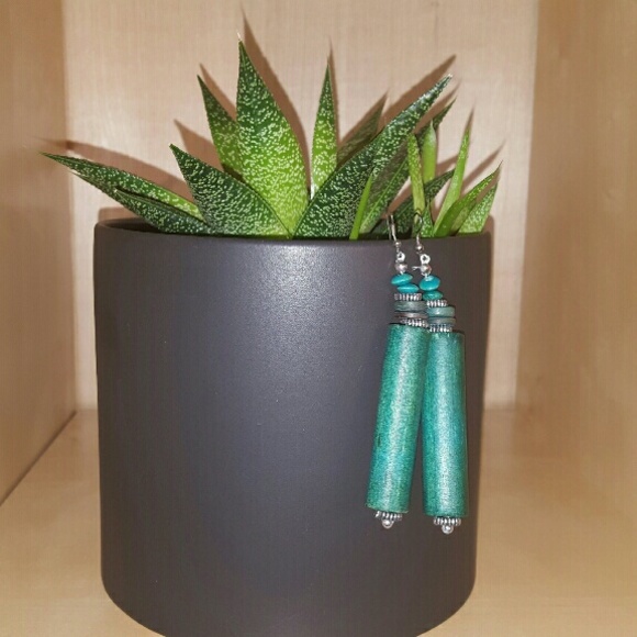 Tribal inspired wooden earrings - Picture 1 of 2