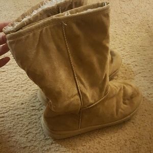 Brown winter boots