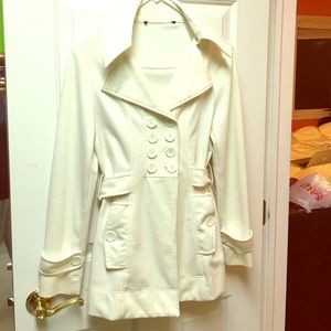 White short trench coat