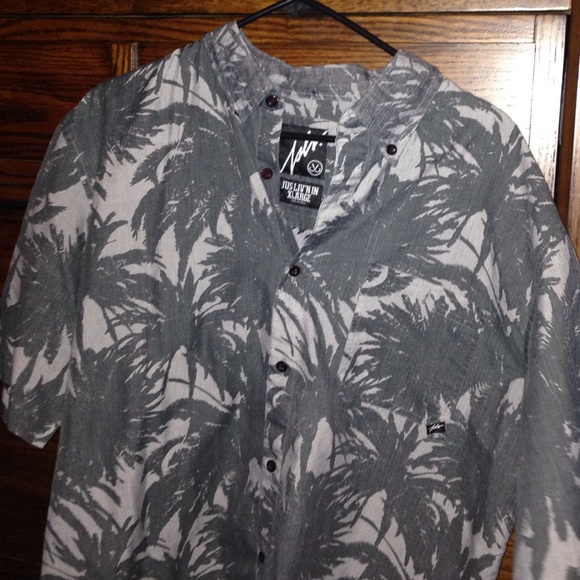JSLV Palm tree button up