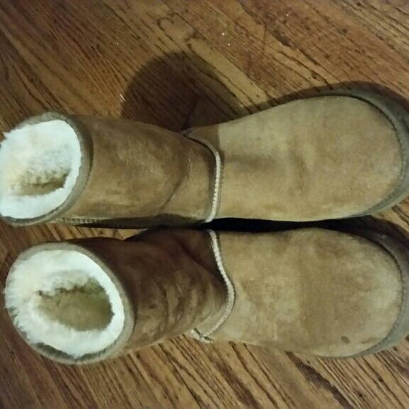 Ugg short boots
