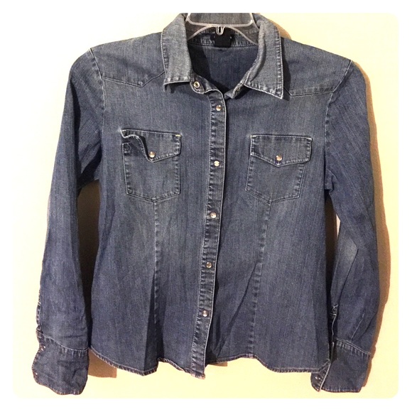 Gap long sleeve stretch, blue jean button down!