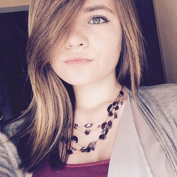 Meet your Posher, Chloey - Picture 1 of 1