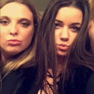 Meet your Posher, Caitlin