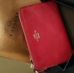Brand new without tags coach wristlet
