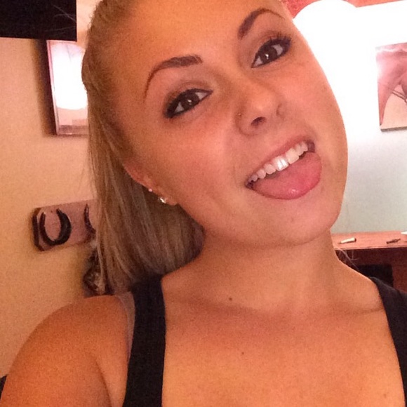 Meet your Posher, Chloe - Picture 1 of 1