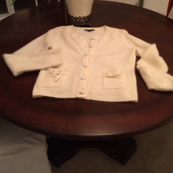 50 Lambswool 40 angora 10 nylon cream button down