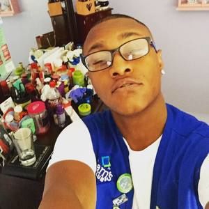 Meet your Posher, Emmanuel