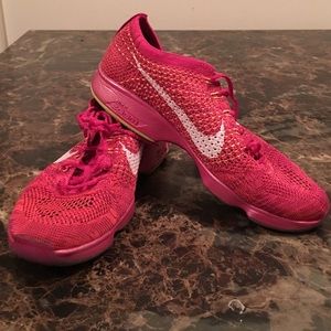 Pink nike zoom!