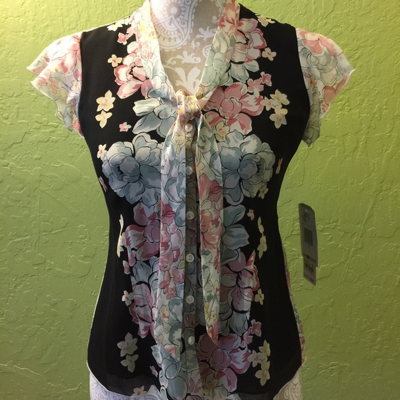 Flower silk blouse. Brand new, never wear
