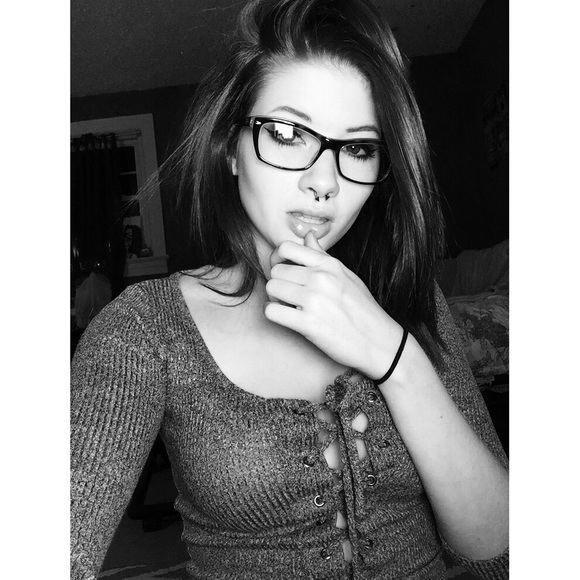 Meet your Posher, Aubrey - Picture 2 of 3