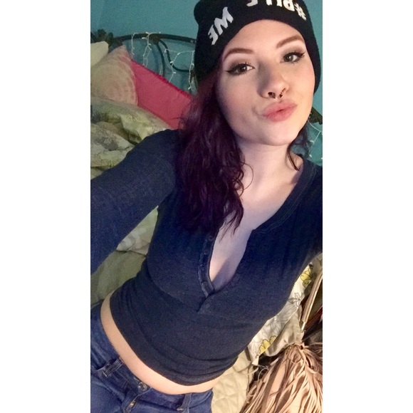 Meet your Posher, Aubrey - Picture 3 of 3