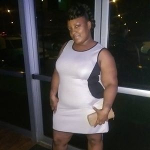 Meet your Posher, Dominique