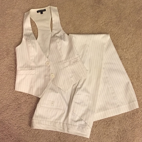 Beautiful white Express suit combo -SZ 4