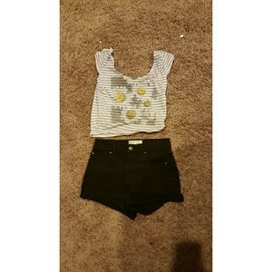 Black high waisted short