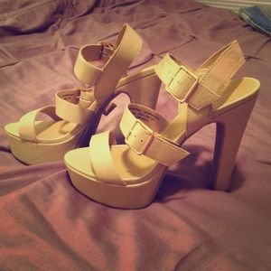 NWOT Nude Lauren Conrad LAYNE Heels size 7.5