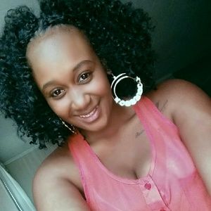 Meet your Posher, Andrea