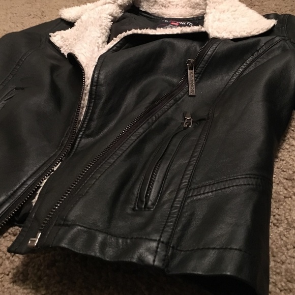 Cute small Leather Jacket - Picture 2 of 3