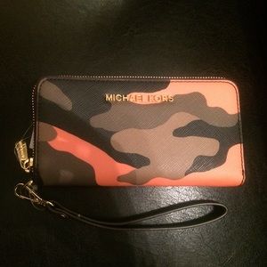 Michael Kors Jet Set Travel Poppy Wallet