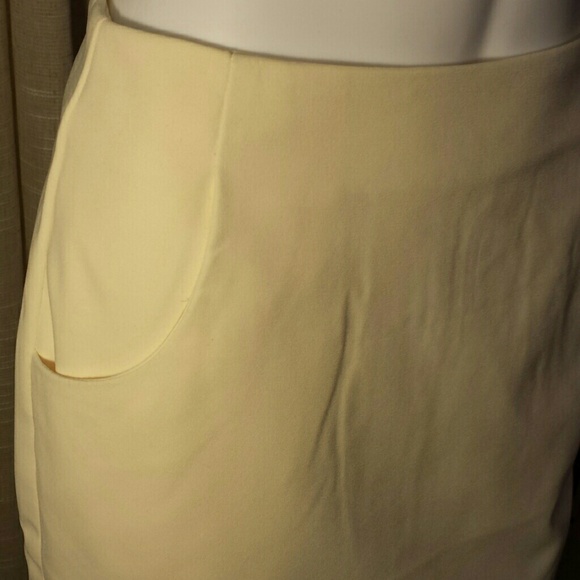 Tulip style pencil skirt - Picture 2 of 3