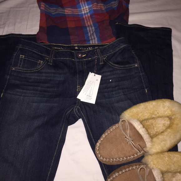 🎉HP🎉Vera Wang Jeans NWT