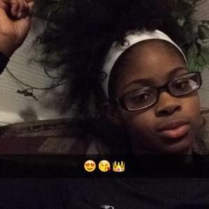 Meet your Posher, Nia