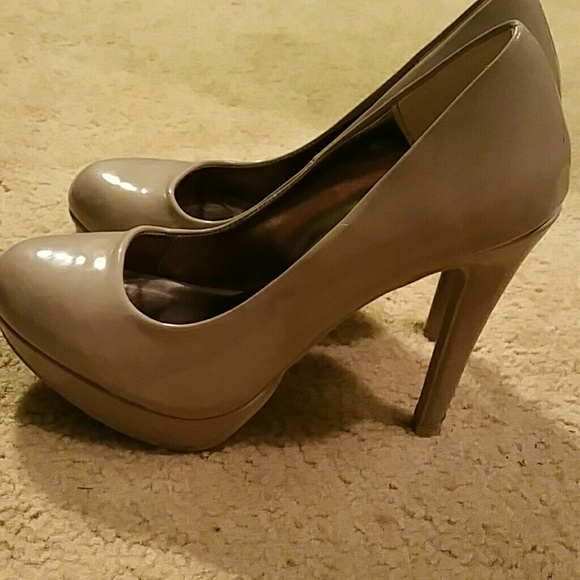 Heels - Picture 2 of 2