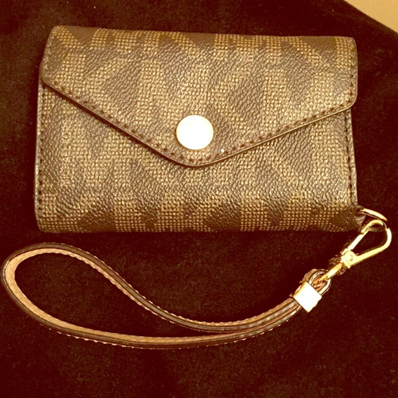 Michael Kors 4S wallet/phone case.