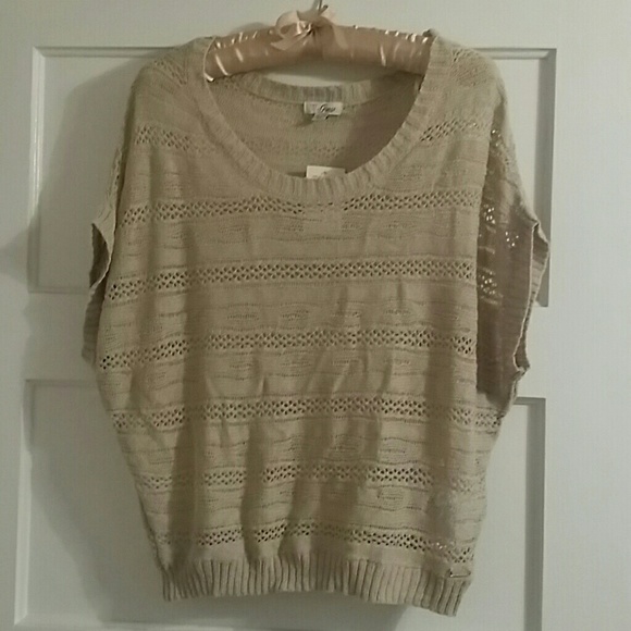 Guess short sleeved sweater-NWT