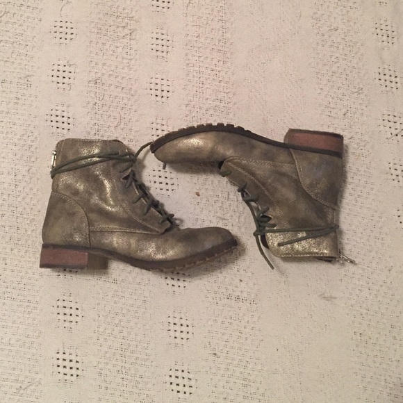 Metallic short combat booties