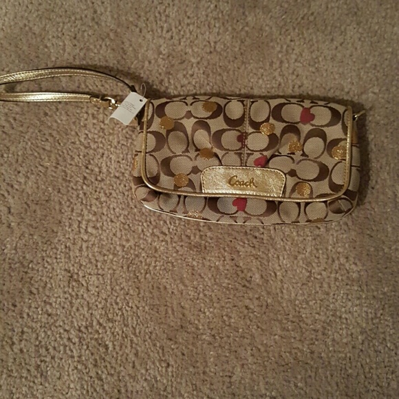 Coach Handbags - Coach wristlet