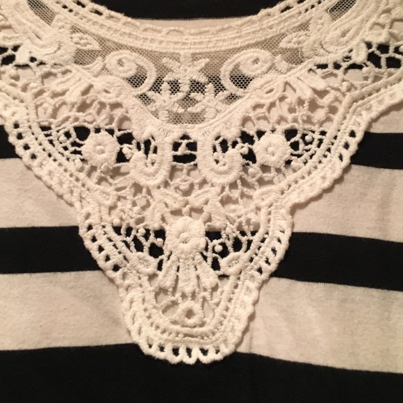 FWP Lane Bryant Striped/Lace Rouched Tee-Shirt - Picture 3 of 4