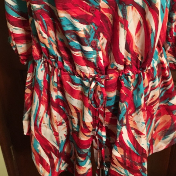 Kris Jenner top with Drawstring Waist. - Picture 2 of 3