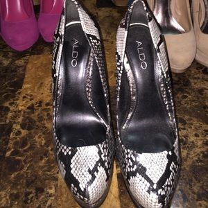 Snake Print Pumps