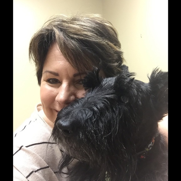 Meet your Posher, Laura - Picture 2 of 2