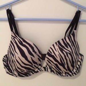 👗CLOSET CLEANOUT BY JAN 6th👠VS zebra pushup BRA